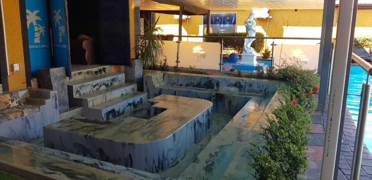 באנוני National Lodge מראה חיצוני תמונה
