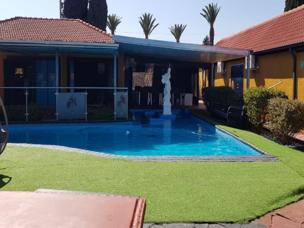 באנוני National Lodge מראה חיצוני תמונה