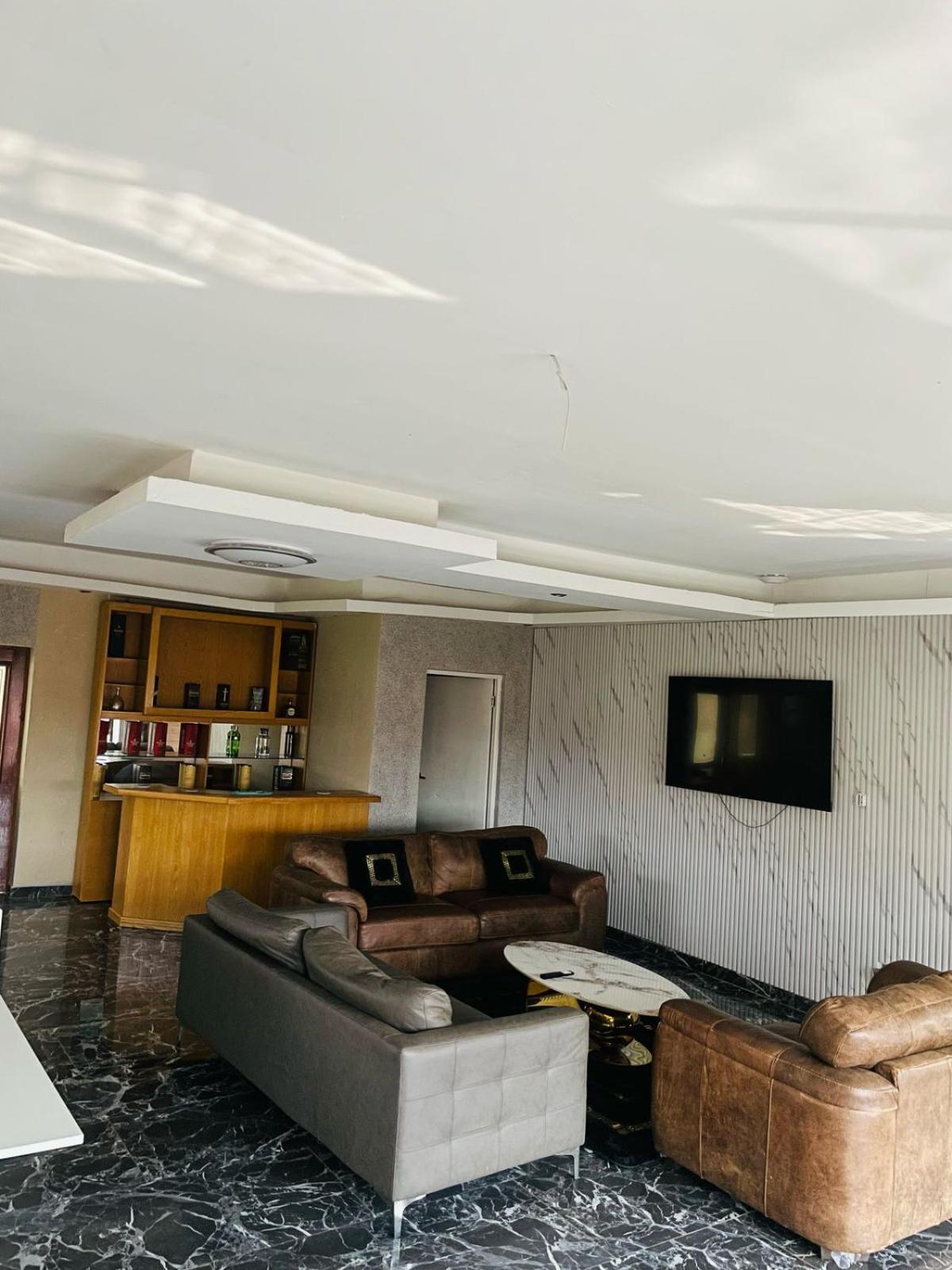 באנוני National Lodge מראה חיצוני תמונה
